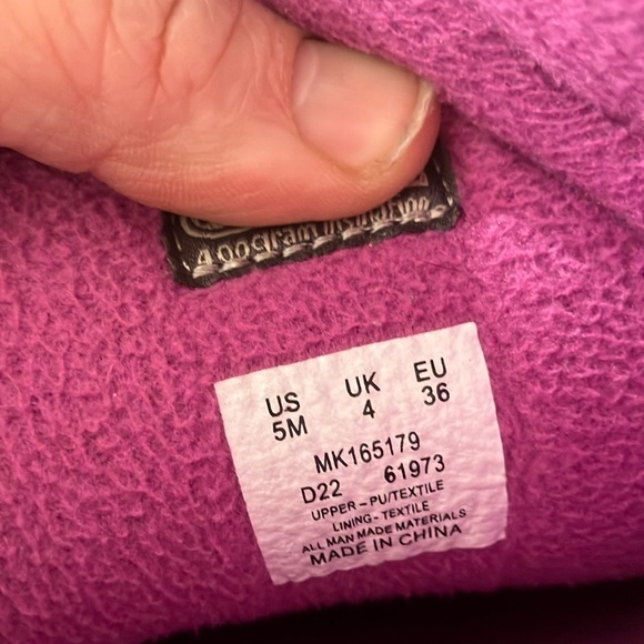 Chic Gray and Pink Winter Boots - Picture 5 of 9